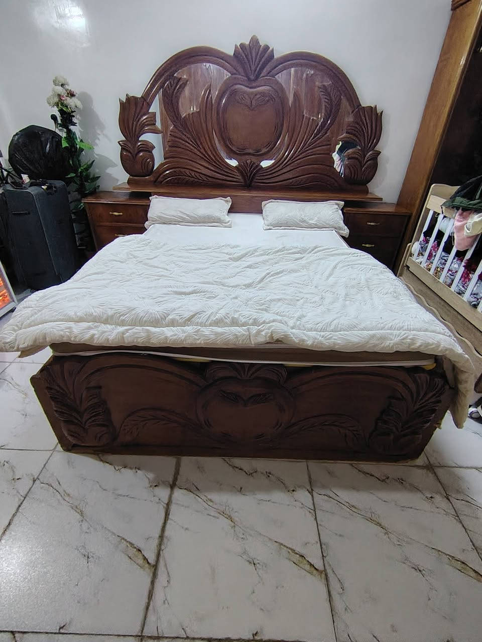 السلام عليكم غرفه صاج اصلي تفصال ثكيله 6 قطع نضيفه مابيها اي ضرر غرفه تكمه درجه اولى الضهر برغي جرجوبه مكان بغداد الاصلاح شارع الجزيره. *********** السعر مليون وبيها مجال
