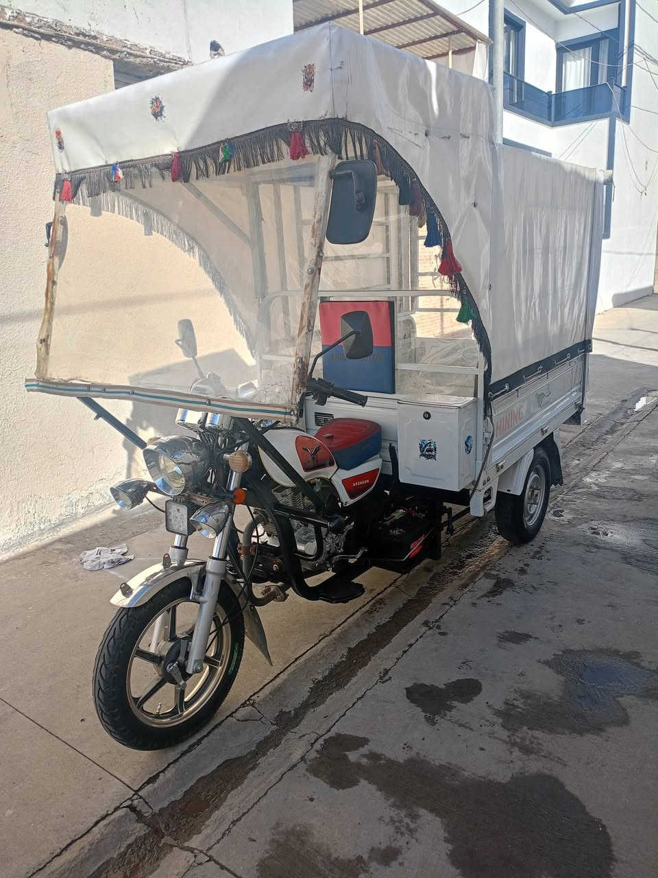 السلام عليكم
للبيع موديل 2022 نضيفه اي نقص مابيها خير من ألله 
التواصل على الخاص


**إذا كنت صاحب هذا الإعلان وتريد حذفه لأي سبب، رجاءا أرسل رسالة إلى الدعم الفني**