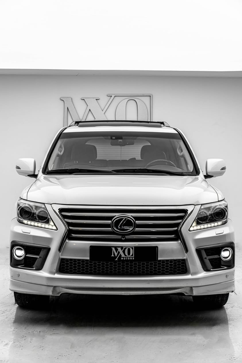 الفخامة اليابانية😍⚜️
Lexus LX570 2015
لكزس ال اكس ٥٧٠ ٢٠١٥

السيارة فول مواصفات (مقاعد تدفئة تبريد-ثلاجة-جكات تصعد و تنزل-ايبادات خلفية-رادارات و حساسات)

مكينة ٨سلندر حجم ٥.٧لتر تنفس طبيعي
ماشية 217,000 كيلومتر و بحالة ممتازة 

مكفولة كفالة عامة السيارة كلش حلوة و نظيفة
رقم و سنوية جديدة تحويل ثاني يوم 

السيارة موجودة ب دهوك معارض السيارات 
سعر السيارة (465$) ورقة و بيها مجال المزيد من المعلومات 👇🏻

كورك-واتس اب :-☎️***********☎️
