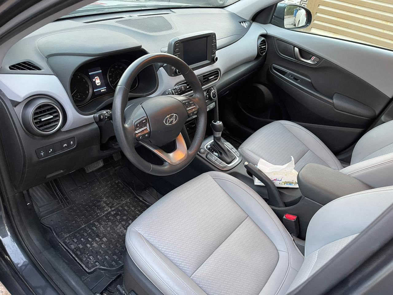 Hyundai Kona2021 Limited 1.600 Turbo السياره فول مواصفات بصمه فتحه تدفئه كراسي سبورت مود شحن واير ليس بصمه ابواب شاشه حادث سياره جنطه مبدله ومصبوغه وجاملغ خلفي ايسر مصبوغ ومعدل ماشيه 49000 الف  ميل سعر سياره 155 وبي مجال مكان السياره بغداد الغزاليه رقم تلفون ***********
