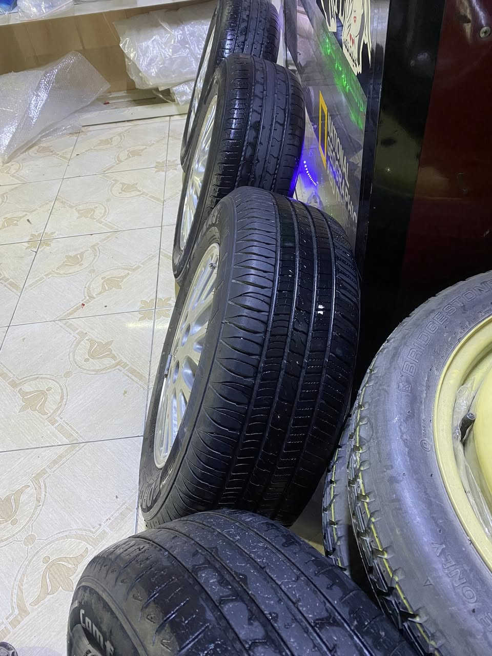 سلاو ئةم تاية و ويلة بو فروشتن ويلةكانى جوانة و تايةكانى لة ١٠٠ يا ٧٥ ماوة سعرى ٢ كةلا و معامةلة *********** لة سليمانيم
