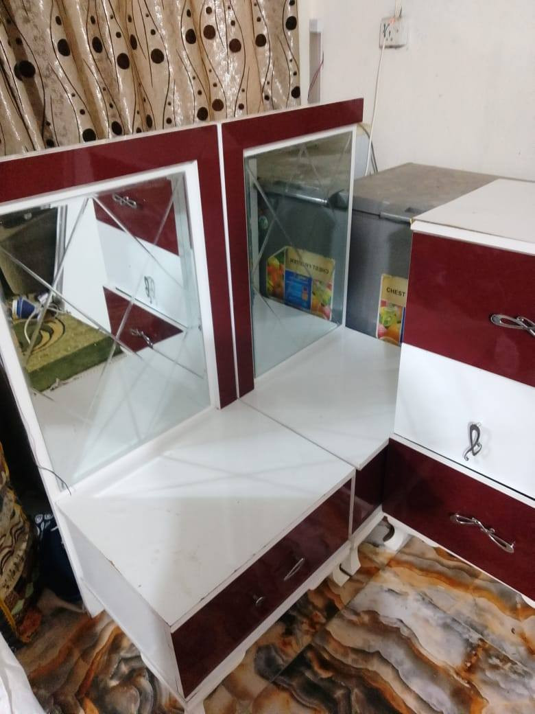 سلام عليكم غرفه اخشاب للبيع
 بسعر مناسب
. كامله 
 بغداد الراشديه ***********
اتصال عل هاذ رقم
