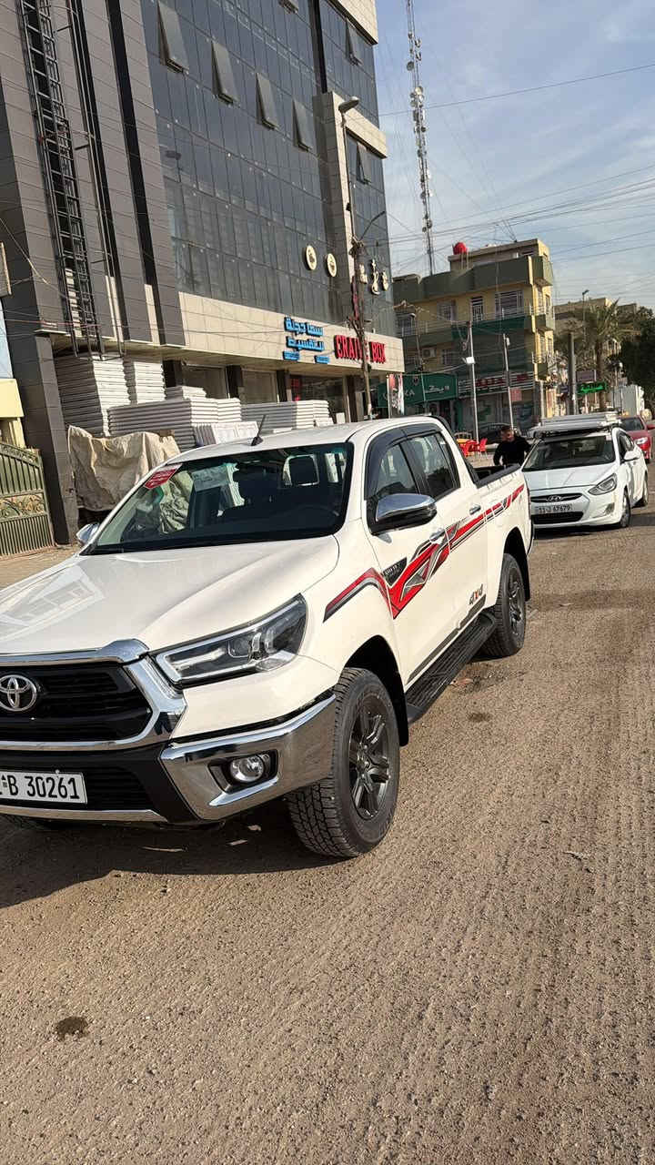 السلام عليكم عندي هايلوكس ٢٠٢٥ جيهان زيرو بعدها ماشيه بس ٦٠٠ كيلو يعني سياره بعدها زيرو دفع رباعي فورويل بصمه فووول مواصفات سياره ام ضمان بعدها بريحه شركه اوتماتيك جديده لوك بسمي تحويل ثاني يوم عارضها ب ٣٧٥ وبيها مجال للشراي مكاني بغداد هذا رقمي 
***********
