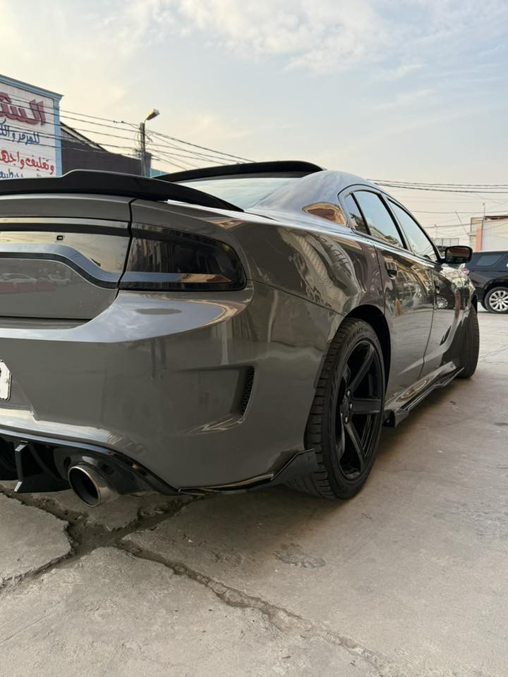 SRT موديل 18
هزة جديده تاخذها شرط التحويل
حادثها خفيف بدون ايرباك موضح بالصور
رايدها ب190
***********
