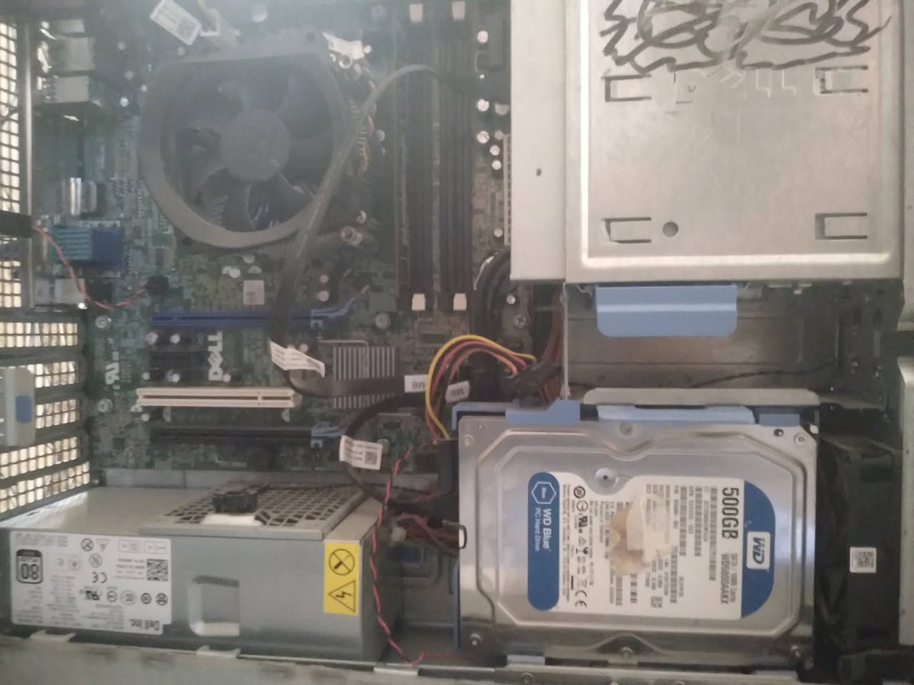 سلام عليكم
PS DELL
وندوز 7 قابل لتحديث كور اي ثري جيل ثالث معالج جيد رام 4GB هارد 500GB 
منصب بيها العاب GTA واسانس كريس وسيارات وحرب وبيها يوتيوب وتيك توك ومواقع تواصل جيده لتصفح وألعاب المتوسطه سعرها 100وبيها مجال يوجد خدمة توصيل


**إذا كنت صاحب هذا الإعلان وتريد حذفه لأي سبب، رجاءا أرسل رسالة إلى الدعم الفني**
