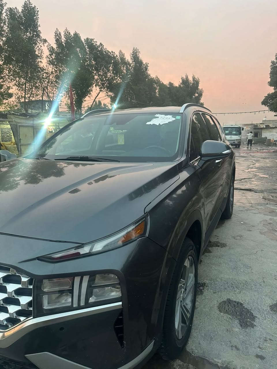 السلام وعليكم للبيع سنتافي موديل 2023
حادثه تبديل بنيد او صبغ كاملغات امامي
بدون لغد ولا شاصي سليمات 
نص مواصفات صندوك كهرباء بصمه تشغيل عن بعد 
رادارات امامي او خلفي او جانبي
السياره ماشيه 110 مايل مشي امريكا 99
رقم بغداد 
السعر المطلوب 180 ورقي او بيه مجال بسيط 
للاستفسار الاتصال ***********
عنوان السياره بغداد الزعفرانيه
