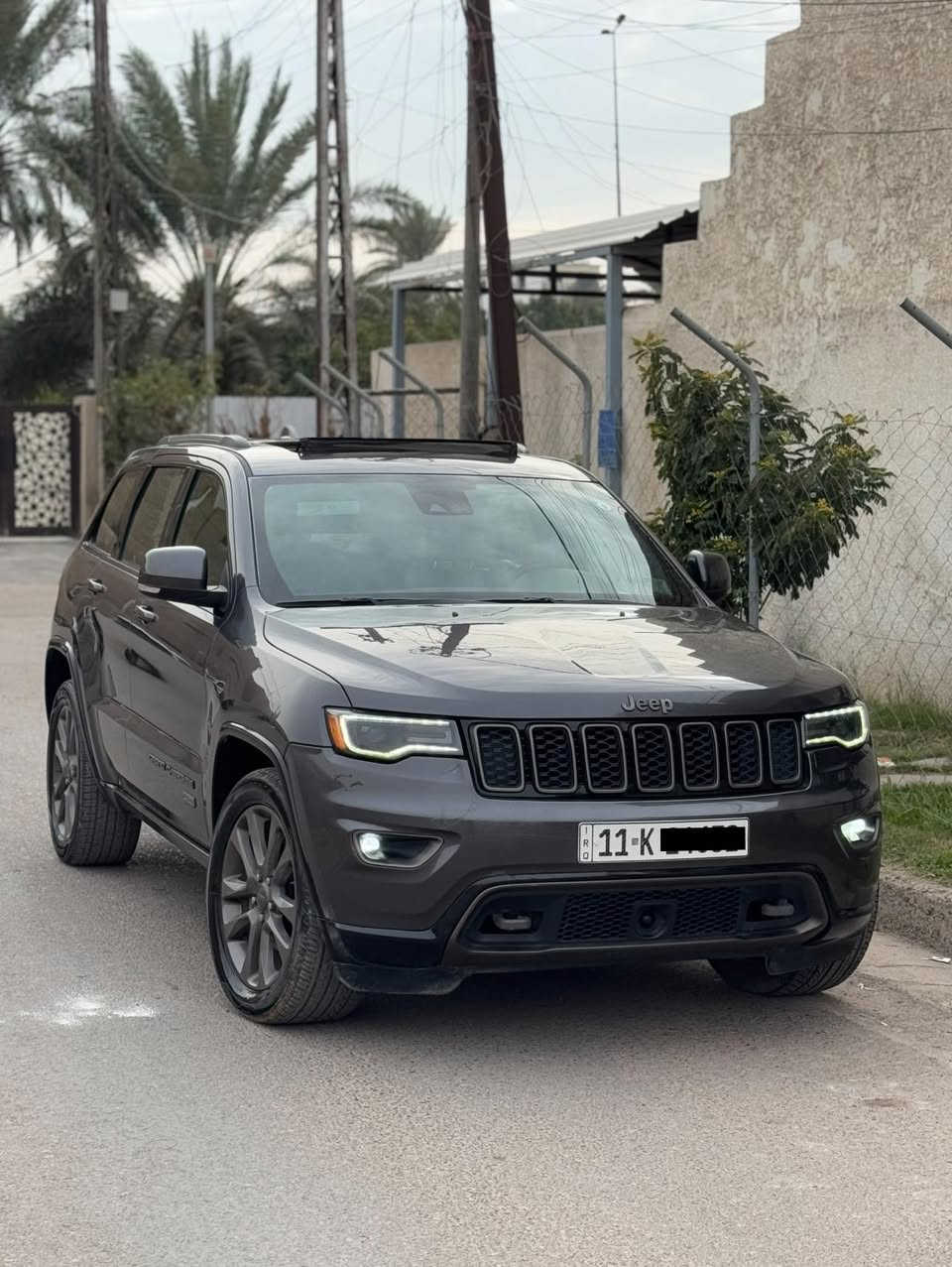 السلام عليكم اللي يدور جيب جديدة بالجيس وبجم كبس وقطعة وحدة صبغ وسيارة مماشية تفيدة
___________________________________

✅جيب كراند شيروكي 2016  سيارة فئة المئوية 

✅كير ومكينة مكفول شواصي لغود كله مكفول حالوب رصعات هم مكفول 

✅سيارة ماشية 59 الف حقيقي وين ميعجبك افحص 

✅رقم بغداد باسمي هزة ورقم جديد

⚠️الضرر جاملغ خلفي صبغ وباب خلفي مبدل نفس اللون فقط من امريكا وسيارة على نضافتها لا طخة لا بارد لا حالوب لا رصعة 

⚠️ايرباك فقط البردة طاك وراجع سستم يعني لا دركة ولا دشبول 

✅مواصفات فول المئوية تجي اعلى مواصفات بالجيب 

_رادار امامي 
_بانوراما 
_كراسي كهرباء + خزن + تدفئة + تبريد 
_مري جانبية + وسطية تعتيم 
_حساس خلفي 
_سستم صوت + دمام خلفي 
وباقي المواصفات 

السعر 22$ الف يعني 220 ورقة وبيها مجال 

📍مكان السيارة بغداد الاعظمية 

استفسار ***********  ابراهيم
