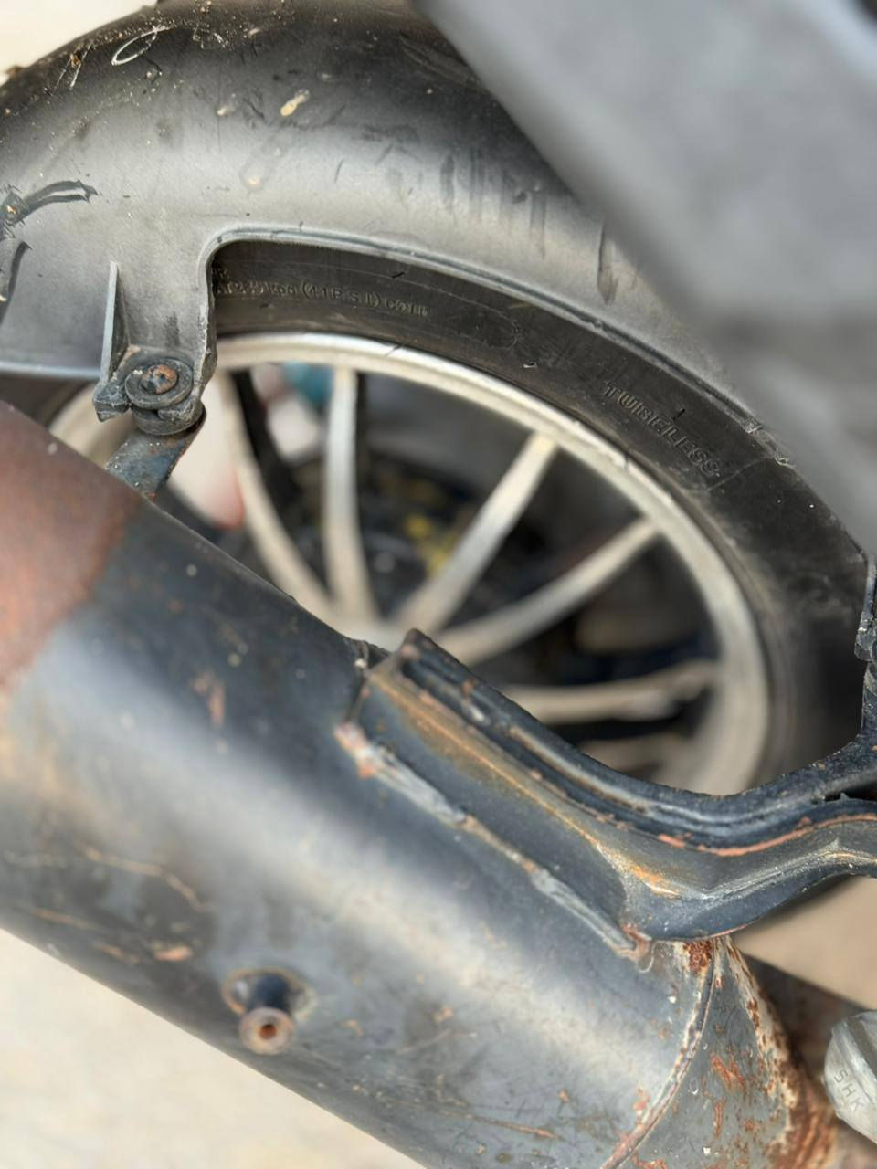 السلام عليكم شباب دراجه للبيع الدراجه كامله ما نقصها شي ابد دراجه 55 بلاد ما ملعوب بيها علا حطتها بيها تزويد هواي شيال دبلات إماميه دبل خلفي صالنصه صجميه صطاب قيق فلاوين قاعده رقم قطره اكسل اصابع قيق عنبار كلجات قبق كلجات شوته اربع ولفات كابريته سكنس سبايدر اربعه ولف وبيها ويلات بيها مشيف وبيها تكسي وستاند موبايلا السعر950المكان قرنه***********
