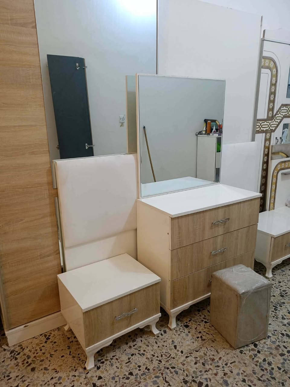 غرفة تركي 🇹🇷 مستخدام 5 قطع  ✨✨
نضافه 90 💯
سلايت  💖
السعر 400💖💸
مع شد🪛 ونقل 🚚  مجاني  داخل بغداد  محافظات بكروه


**إذا كنت صاحب هذا الإعلان وتريد حذفه لأي سبب، رجاءا أرسل رسالة إلى الدعم الفني**