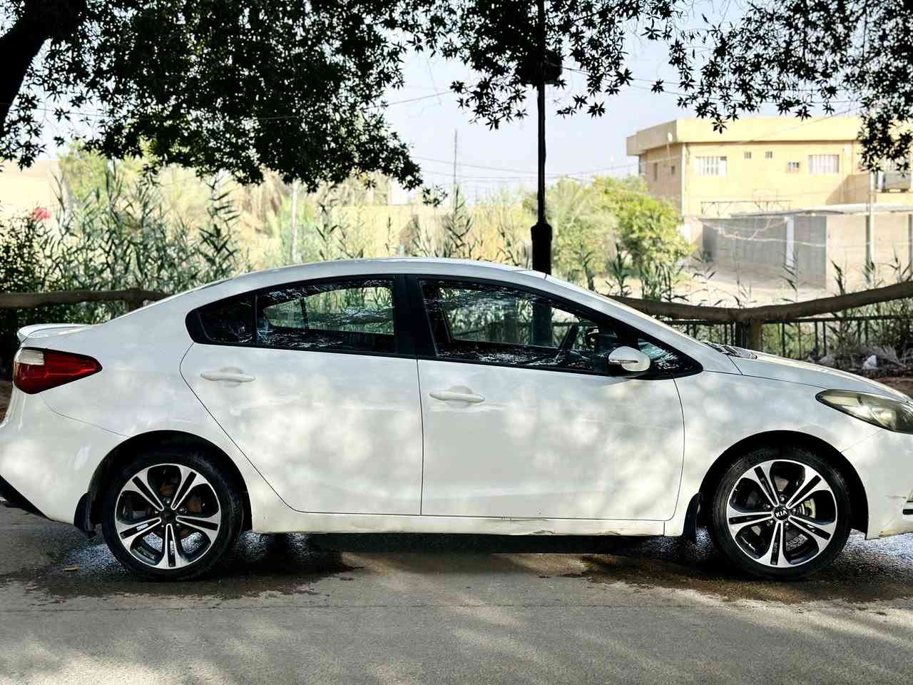 السلام عليكم سياره نوع سيراتو رقم اربيل  مديل2014 خلجيه مكفوله كير مكينه حداد  تبريد مكينه 1600  السعر115 وبيها مجال بسيط  العنوان النجف رقم الهاتف ***********
