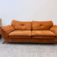 كنب • نظيفة • للبيع