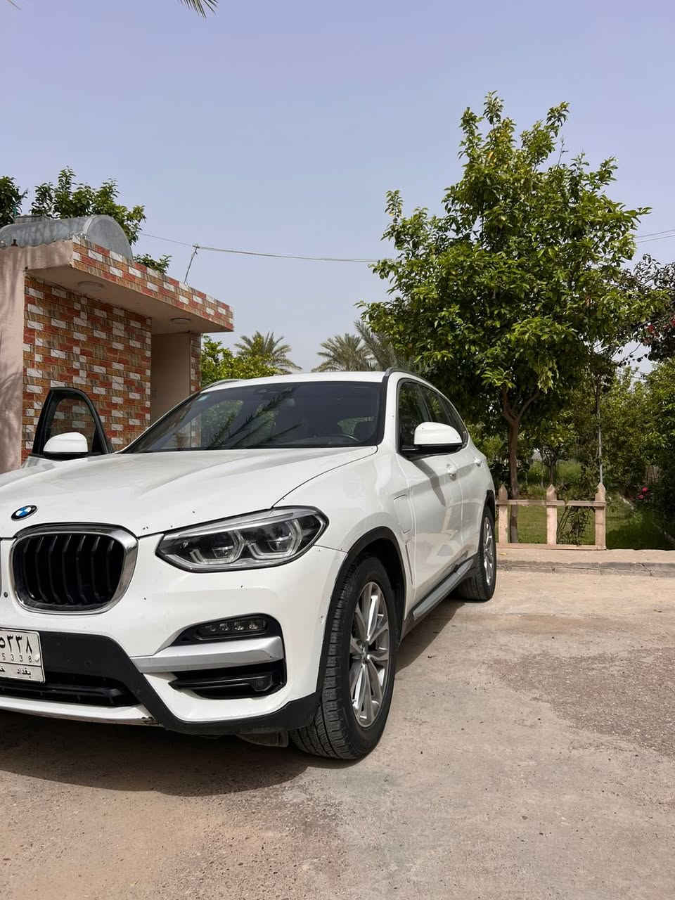السلام عليكم 
BMW X3 2021 
لللبيع او مراوس باقل وفرق

السياره فول مواصفات للاخير 
كامرات ٣٦٠ 

، فتحه سقف بانوراما على طول السياره 

، كشن كهرباء تبريد تدفئة، خزن

مري شفط مع اشاير بالمري

اضاءة Full_LEDمتحرك ويه المقود مقود كهرباء

اضاءة الترحيب على الابواب 

 شاشة سرعة ديجتال 

ماوس تحكم 

ثلاث انظمة قياده

السياره هايبرد  بلك ان اعلى فئة يعني تشحنه على بلك البيت محرك 2000 تون باور تيربو طياره ماشاءالله 

 السياره مليانه مواصفات اذا احجي منا لباجر مااخلص ومعروف مواصفات الBMW  الحديث شنو محاجه احجيهن 

السياره  مبدل محرك جديد طك باكيت يعني بحاله ممتازة
ضرر السياره الباب عكس السايق والي بعده السعر المطلوب 260 
مكان الانبار 
***********
