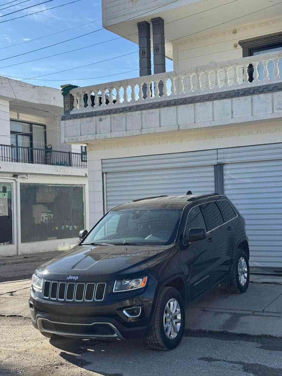 ٢٠١٧براوه
ده بل ئه كسل سي دوكمه
ئيكو گير شه فت كاميره عاسه
شاشه كه وره سه ياره كه بي بوياخه 
به س شوين موسه كه ى بوياخه لوك لوكه
يه ك دينار مه سره فى نيه مالي دوسته
١٢٠هه زار رويشتوه جوار تايه و ويلى لوكى له ژيردايه
***********واتساب
سحر٨٨ بشدار, السليمانية
