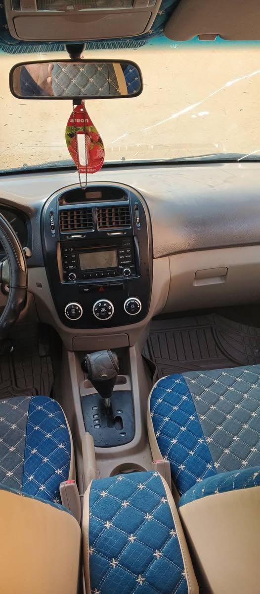 سلام عليكم  كيه سيراتو  لبيع سياره خير من الله مانقصه شي تجي تفحص كير مكينه تبريد كهرباىيات كله شغاله حداديه 80 سياره 2009  سياره بيه بس جاملق  وباقي كفاله  سعره 78وبيه مجال حك الجيه  غرامت تنزل من سعره ***********
