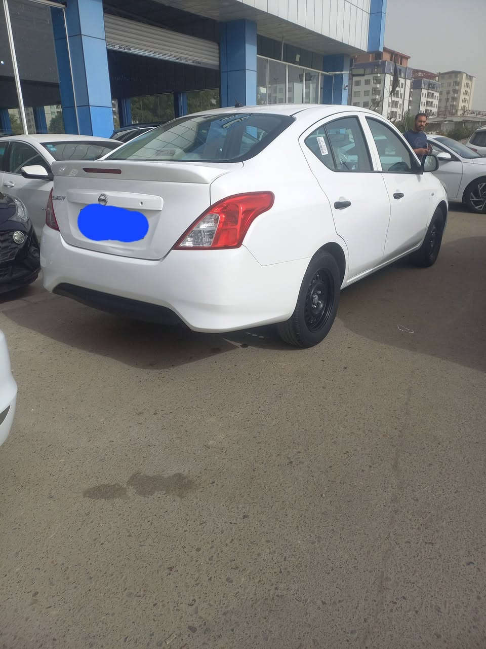 سلام عليكم نيسان سني هندي موديل ٢٠٢٣ مقفوله من ظربه وصبغ عده بيها بارد شبر بل باب الخلفي ورصعات بل جتف الأيسر اثر سيبايه محرك كير صدر تبريد تدفئة كفاله سعرها ١١٨ وبيها مجال بسيط اي استفسار اتصل على الرقم *********** مكان بغداد معارض البياع ابو كيان
