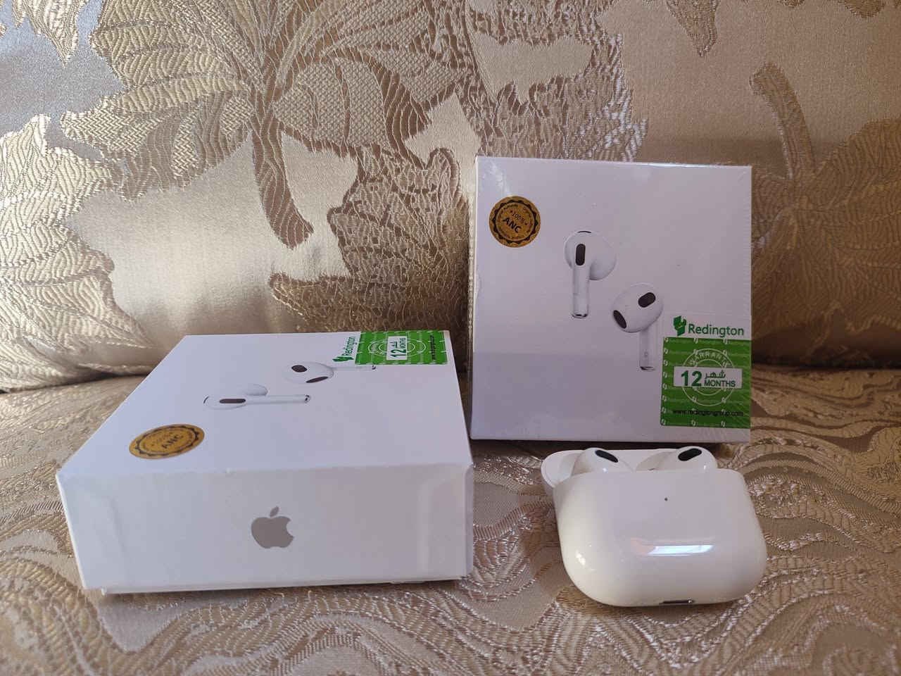 AirPods ✅💯
بثمن مناسب ، مرحبا بالجميع


**إذا كنت صاحب هذا الإعلان وتريد حذفه لأي سبب، رجاءا أرسل رسالة إلى الدعم الفني**