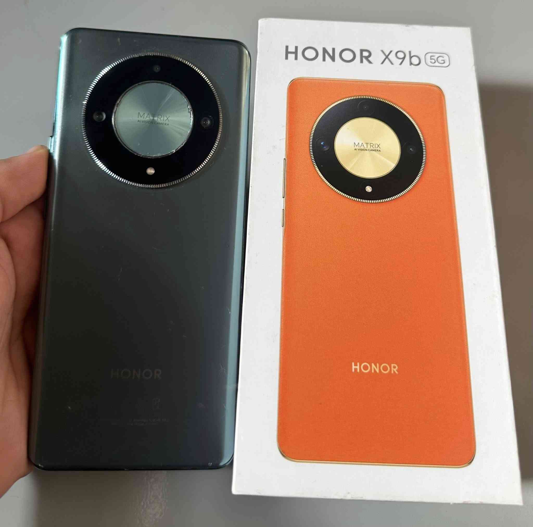 السلام عليكم
هونر x9b  5G 

الجهاز نضيف كلش مثل ما جاي تشوفون 

ذاكره 256

شاشه مقاومه للكسر 

بطاريه الهونر معروفه شحنه وحده كافيه تمشيك يوم كامل 

مستبدل شاشه اصلي ام ال 150 من مركز الصدرين 

السعر 230
وبي مجال للشراي 

الرقم ***********
