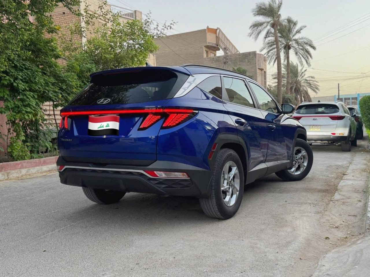 السلام عليكم 
توسان 2023  امريكي اخت الكلين  
رقم اربيل 
هزة جديدة  تحويل ثاني يوم
محرك 2500 
بصمات عدد ٢

محرك كير كهربائيات صدر كلها بلاد و100% 

حادثها جداً بسيط وموضح بالصور  ( دواخل شواصي لغود كله مكفول )  
باب السائق بيها طخة بسيطة هنا بغداد موضحة بالصور
والسونار كذلك موجود

رادارت 360 (امامي خلفي جانبي) - تشغيل عن بعد  - نقاط عمياء - قطعتين تبريد - شاحن وايرلس لاسلكي  - صندوق كهرباء - تحديد مسار - تدفئة كشنات - كشن كهرباء - اوتو بريك توقف ذاتي امامي خلفي عند الاقتراب من اي جسم ( مانع تصادم ) - بصمة تشغيل وابواب - دخول ذكي -  اوتو هولد - اوتو ستوب - ثلاث انظمة قيادة - قيادة ذاتيه  - مثبت سرعة - اشاير بالمري -  شاشة كبيرة تدعم كار بلي + اندرويد اوتو - وبعد بيها هووواي مواصفات 

‌‎السيارة جديدة بمعنى الكلمة وبالواقع بعد احلى وكلشي بيها ع وضع الشركة وجاهزة بدون اي نقص حتى الدهن والفلاتر مبدل جديد  

ماشية 53 ميل 
السعر198 وبيه مجال قليل  
مكانها الدورة 
***********
وكل التفاصيل مذكورة بالكامل
