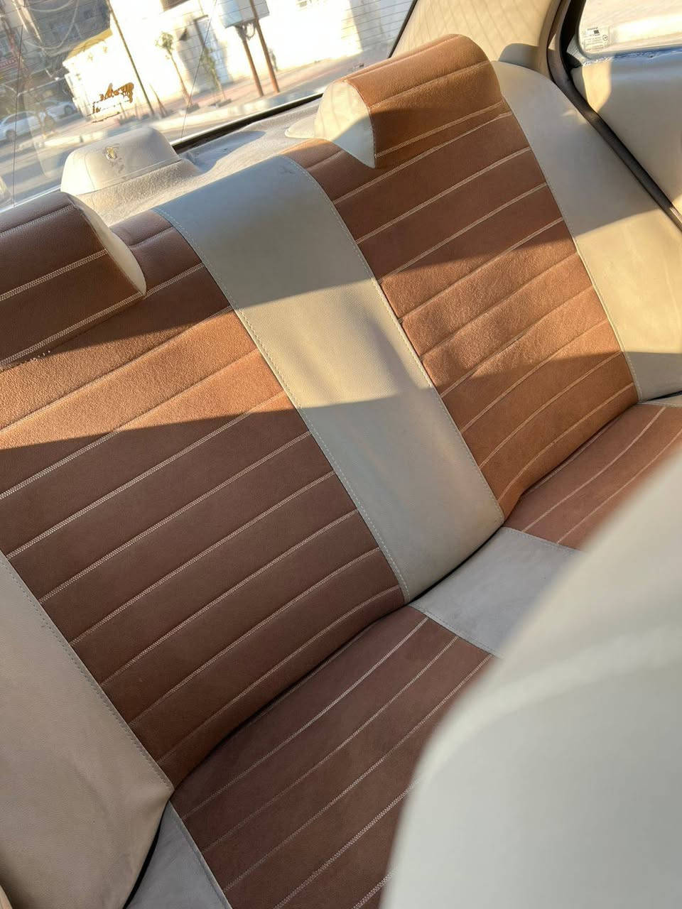 السلام عليكم
سني 2008

مصبوغة حزام للجمالية ومبين بالصور 

  الرقم الجديد 

ع ايدي تخم تاير جديد 4 فلنجات جدد ودسكات جديده

تبريد شغال 

غرفه دوشمه جديده  

قاعدة فيوزات جديده

سعر 86  وبيه مجال حك جيتک

*********** بغداد الكاظمية
