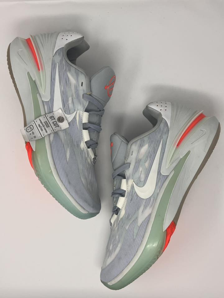 Nike zoom gt cut2
زوم اصلي وكاله غير مستخدم القطعه عليهة ليبل الاسم ومختوم نفسه عل حذاء من كل مكان كدامك لختومات واللون المميز ولجمال لونه بل حقيقه وشكله أحله ب الف مره من الصور يعني الصور تحجي, لمهم تفحصه كدام المندوب اذا مو اصلي وميطابق الكلام يرجع وكلشي متدفع واني الممنون يلبس 44(28.5cm) توصيل متوفر 

السعر ٤٥الف دينار فقط


**إذا كنت صاحب هذا الإعلان وتريد حذفه لأي سبب، رجاءا أرسل رسالة إلى الدعم الفني**