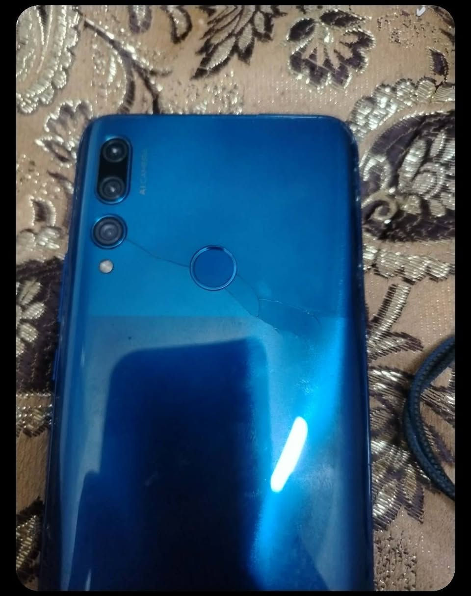 HUAWEI Y9 Primeللبيع
ذاكره128ذاكره عشوائيه4

جهاز كدام العين بي فطر بل كلاز الخارجي وفطر بل ظهر

اي عيب غير هذن مابي

ببجي30فريم يشغل بيس

جهاز مال بيت

السعر 70وبي مجال حك الجيه +قادسيه ال ثانيه للتواصل خاص او ***********
