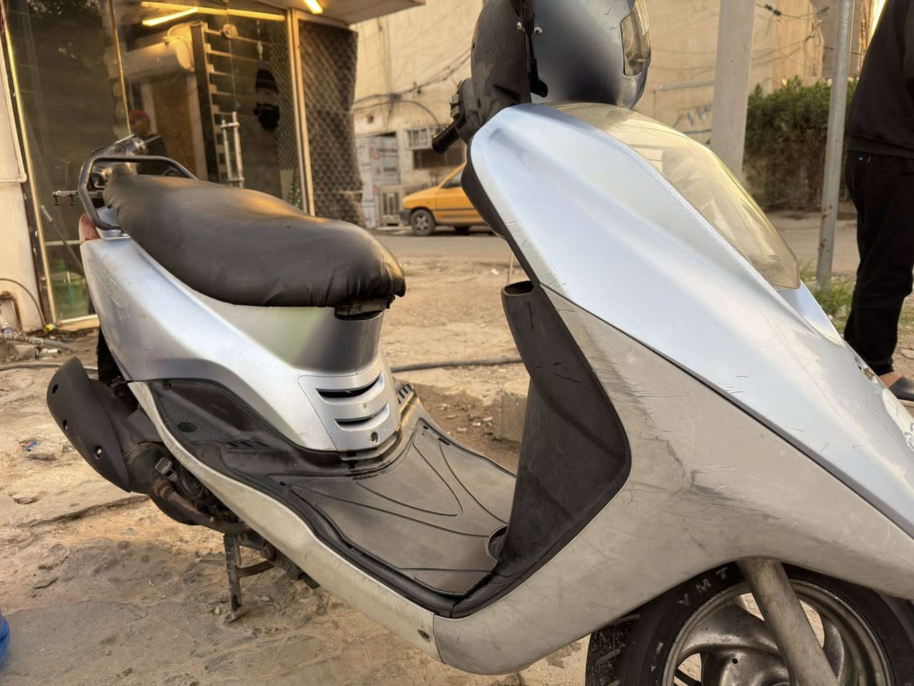 دراجه بريز للبيع مكفوله ومختمه كفرات وسوادات هم كلاجات بلادي  دراجه كامله نكره سلف سعره 750 وبيه مجال 
رقمي ***********  العنوان العطيفيه قرب نادي الزوراء 
للتواصل واتساب وماسنجر فقط عندي
