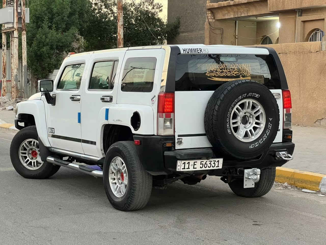 سلام عليكم لل بيع همر H3 لون ابيض خليجي كفاله عده قبق صندوك بي نص صبغ محرك قبل ثلتيام شاده حاويه رقم بغداد دولي بسمنه  سياره فقد حداديه ٦٠/١٠٠ لخلفيه لبقيه جهزه عنوان بغداد لل ستفسار نتصل ***********
