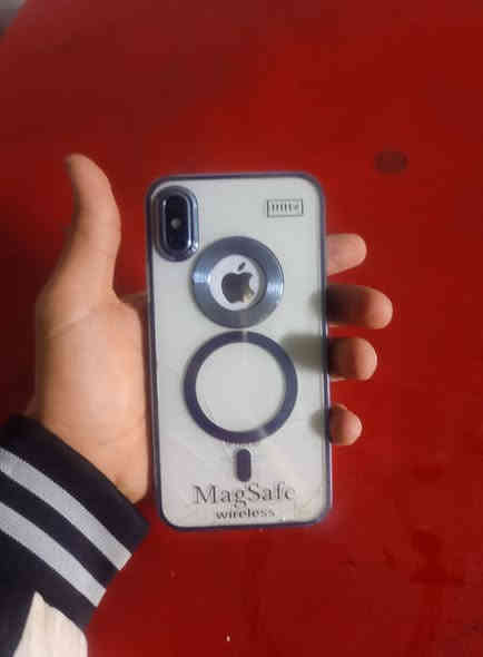 السلام عليكم ايفون xs مبدل شاشه 3 خيارات ضهر مفطور قليل ما مآثر فيس ايدي شغال سعر 150 قفل لو مراوس ب 13 وفوك ونطي فرق 
لـتواصل // ***********
