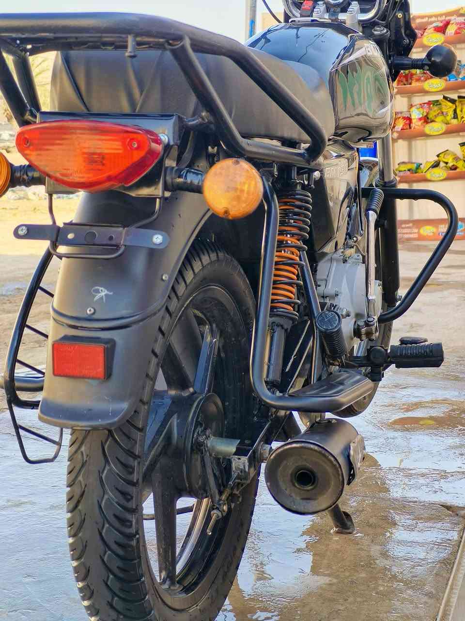 بسم الله الرحمن الرحيم
السلام عليكم بوكسر 2021/2022كلاسك
اوراق اصولي تترقم 7 اوراق ومكاتبه بأسمي
الدراجه حلوه ونظيفه واحلا من الصور كلشي شغال بيه سلف هندر باتري جديد كلوب زنون عالي ناصي بصمه تشغيل عن بعد جهاز انذار سرقه بريك امامي خلفي هورن دشبول كله شغال اشاير دبل اشاره بكلايت كله شغاله ومكينه ناعمه 
الدراجه مجرد مبدلله كير بلادي شركه بجاج اصلي 
والدراجه خير من الله 
مكان الدراجه كربلاء طويريج
الرقم ***********
السعر 1250
