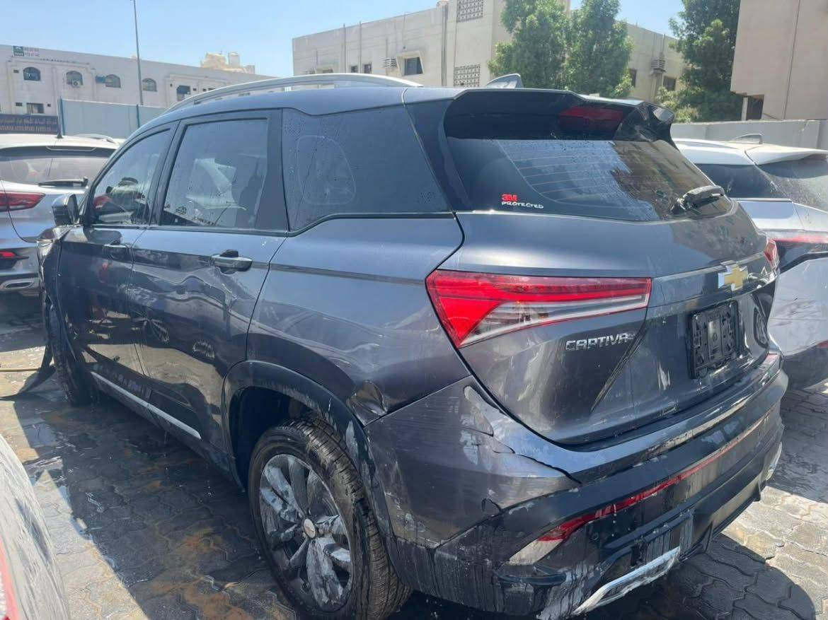 السلام عليكم شوفر كابتيفا رقم أربيل موديل ٢٥ سبعة راكب سيارة جاهزة حدادية تخم تايرات جديدة الحادث مرفق بالصور بدون ايرباكات للاستفسار اتصال على الرقم *********** السعر 120 بسعر مناسب
