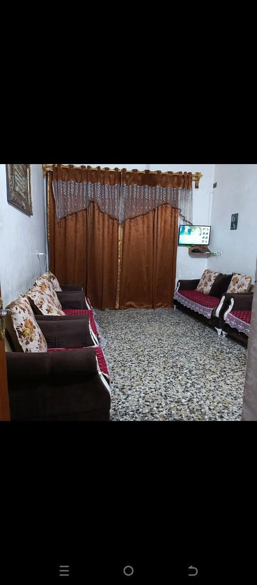 *إعلان بيع بيت في الخطيب الزراعي*

- *الموقع*: الخطيب الزراعي، بغداد
- *المساحة*: 100 متر مربع
- *الوصف*: بيت طابق ونص، غرفتين جوه وحده فوك، سند 25، بنفس الشارع، قريب من المحلات التجارية
- *السعر*: 140 مليون دينار عراقي (قابل للتفاوض)
- *المرافق*: كهرباء، ماء، إنترنت
- *الحالة*: جيد

إذا كنت مهتماً، يرجى الاتصال على الرقم: ***********
