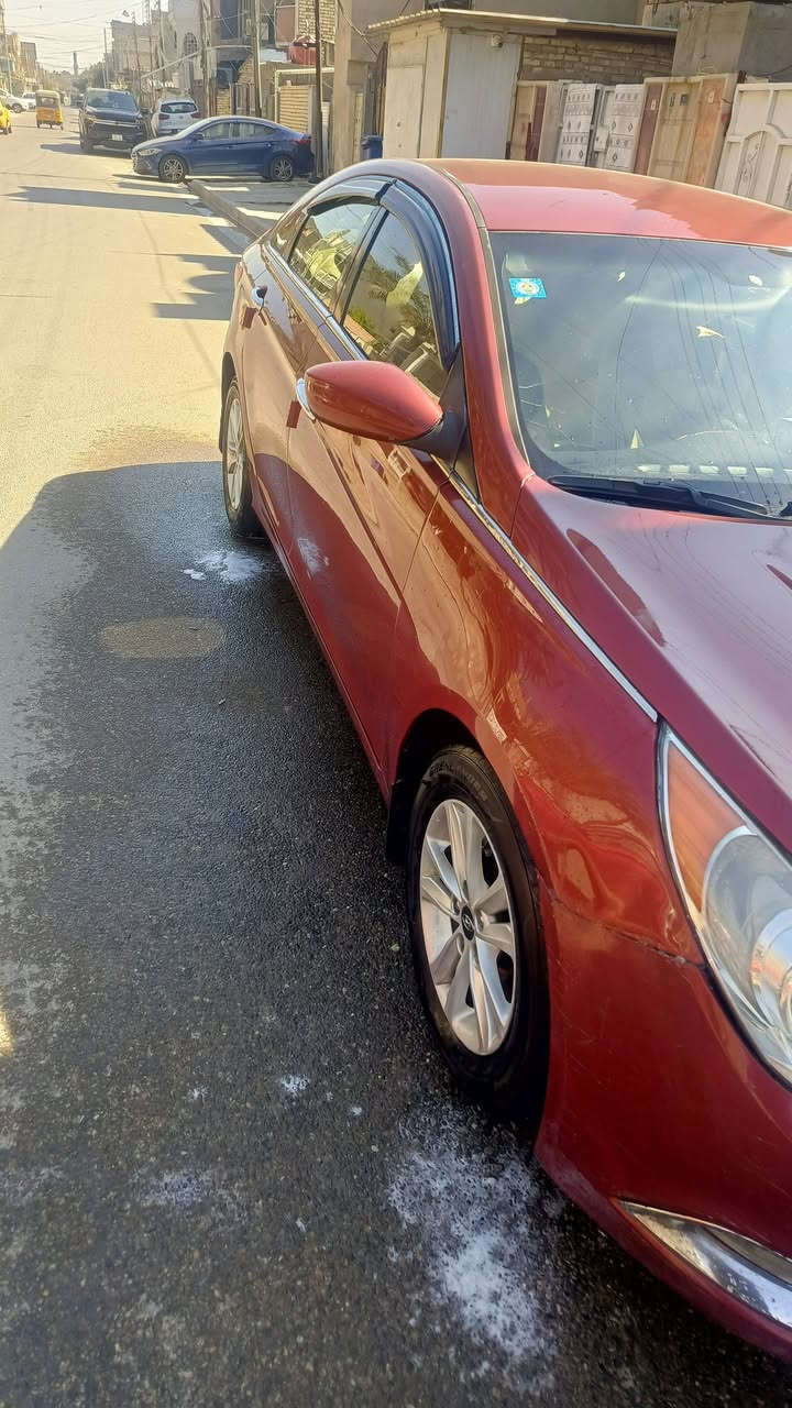 سلام عليكم سوناتا 2012سياره مصبوغه حزام صدر جديد تخم تاير باسمي وارد امريكي ضربتهه جاملغ لخلفي لايسر السعر 92مكاني بغداد الشعب ***********
