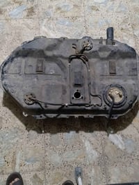 تانكي حاويه لانسر نضافته 100/100/سعره 60 الف بس الشراي يتصل مكاني بغدا...