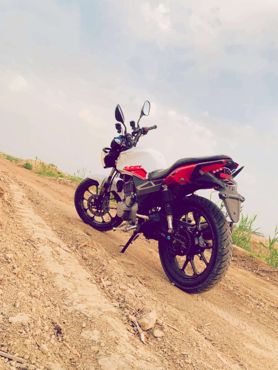 ***********دراجه ناريه محرك 250 السعر خاص
