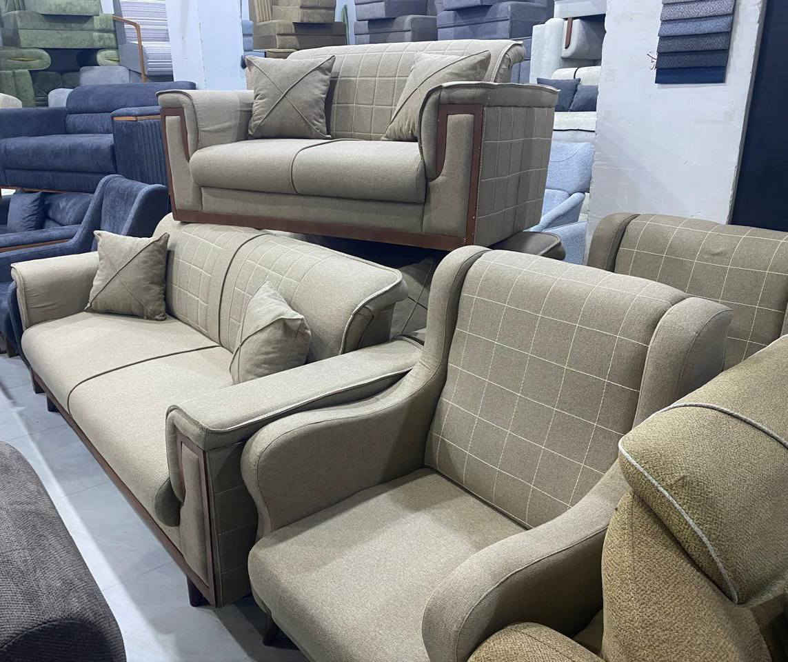 التركي الجديد صار ب  750 الف اخر 5 قطع 
تخم تركي جديد 5 قطع 10 مقاعد 
قماش : وتر تركي - كتان تركي 
كله بلوك اسود ضمان حقيقي

مـجمـع علي الشويلي
ناصريــــــة  شــــارع 30
 مجاور مكتب الصدرين للعقار

*********** 
***********
