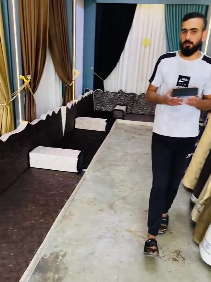 حياكم الله زبائننا الكرام في محلات العثمان للخياطة 
كل ما هو جديد شغل راقي ودرجة اولى وشغل نظيف ومرتب وسريع ومواعيد قريبة 
الجدعة الشارع العام 
تواصل عً الرقمً ***********
