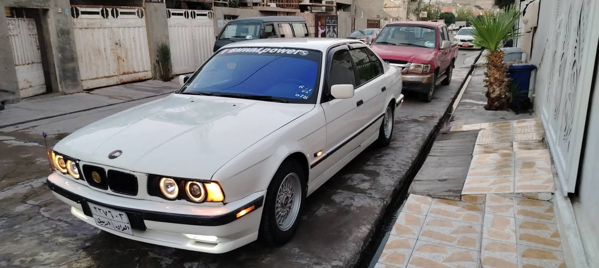 BMW 
مؤديل ١٩٩١سئ بارجه صبوغ بي ناوگرتن گير مه كينه ته بريد به شه رت ٢٠ورقه خرامه له سه ره دواي محمله بؤت دگه رينمه وة به ناوكردن به شه رت. ناونيشان هه ولير
*********** أربيل, العراق
