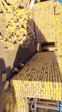 اسلام اعليكم خلفه بناء متفرغ حالين واني خادم لجميع تفليش عدك اي شي عكاده صب كون كريت حسب لتفاق واني خادم لجميع وتحياتي ***********
