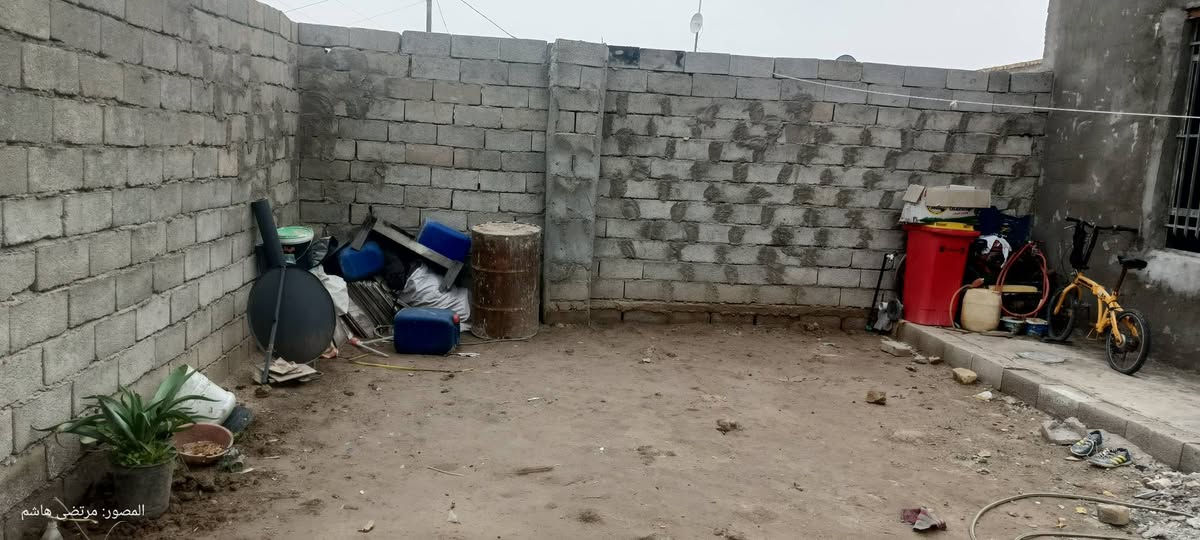 بيت للبيع حي الحكيم نزلة الحسينية ابا الحرار
مطبخ استقبال غرفتين وصالة حوش
للاستفسار الاتصال على ***********
