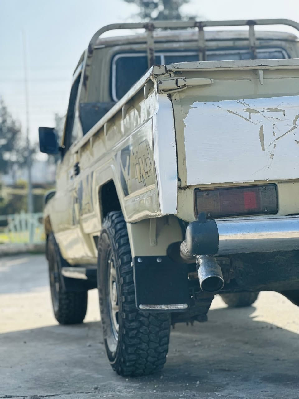 تووێتا لاند كرۆزەر مێك زەمین مۆدێل 𝟏𝟗𝟖𝟗   3𝐅     
5گێر و تابووكە  دەبل تەنكی ئەرم پلاستیك سلێمانی گێروومەكینەو ئەكسلل بەشەرت    بۆزانیاری  زیتر . 
0773 155 55 40. 0750 154 26 05
