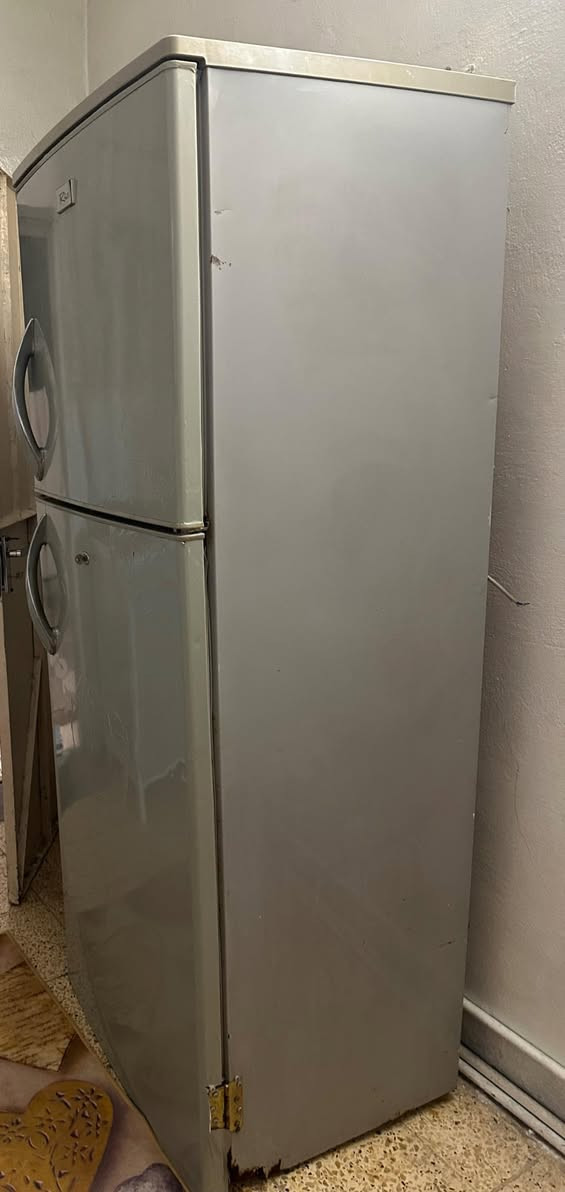 ثلاجه الفريز شغال فوول بس الجوه صار ميبرد ما اعرف السبب السعر ب٧٥ بغداد


**إذا كنت صاحب هذا الإعلان وتريد حذفه لأي سبب، رجاءا أرسل رسالة إلى الدعم الفني**