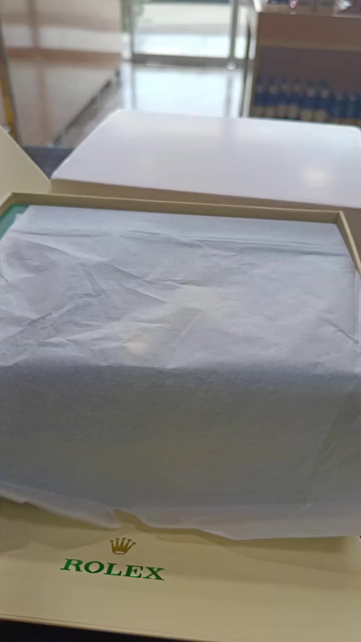 الجميلة جدا و بسعر مخفض 
روليكس ماستر اوتوماتيك بلون أبيض مع قلب مفتوح 
مع ملحقاتها الكاملة و ضمانها 
بسعر 50 ألف مع التوصيل 🤝


**إذا كنت صاحب هذا الإعلان وتريد حذفه لأي سبب، رجاءا أرسل رسالة إلى الدعم الفني**