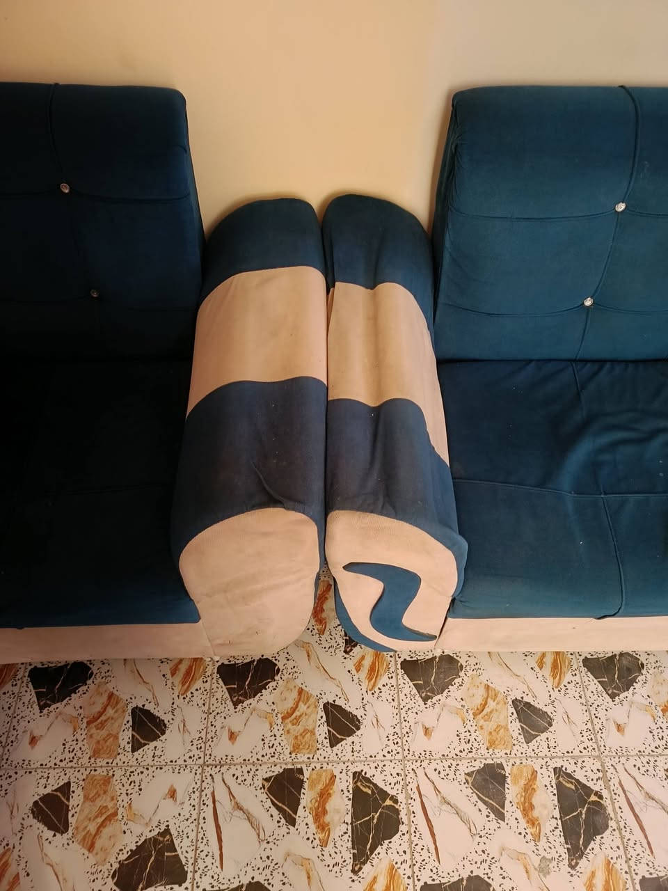 للبيع مكاني الاصلاح قرب بوب الشام 
الضرر بليدات بس السعر ٩٠ وبي مجال


**إذا كنت صاحب هذا الإعلان وتريد حذفه لأي سبب، رجاءا أرسل رسالة إلى الدعم الفني**