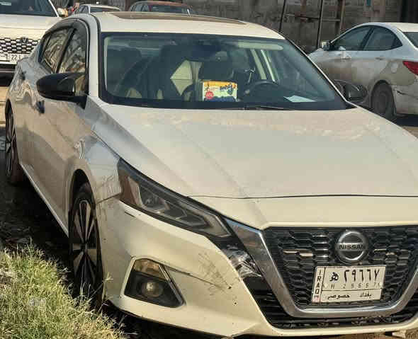 نيسان التيما ٢٠١٩ SL 
فول موصفات رقم بغداد
سياره ماشيه 90 m
بدون صبغ وبدون ايرباك 
ورقم الشاصي موجود بالمنشور 
رايده ١٤٠ 
*********** Colombo
