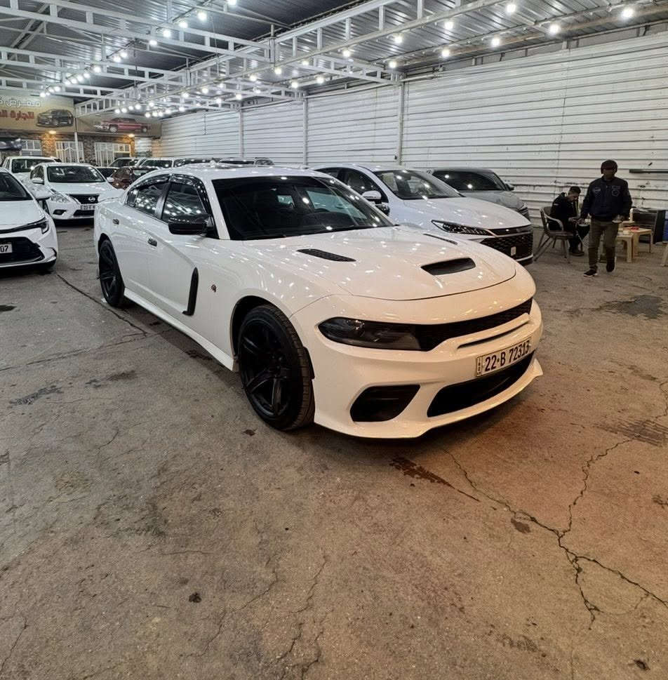 🌹🌹تحية طيبة🌹🌹
دوج جارجر 2020 اس اكس تي بلاص 
امريكي حادثه تلث جاملغات صور الحادث مرفقة 
شاصي لغد مكفول بدون ايرباك 
بلتحميل القماره مطخوخه ونصبغت 
سونار مرفق 
مكفوله من الكلبه والحادث والمعجون والدواخل 
كير مكينة مكفول 
فول الفول معروف البلاص 
السياره اي نقص مابيه 
رقم اربيل الجديد باسمي 
سعر 183 او مراوس 
مكاني بغداد معارض الكريعات
***********
