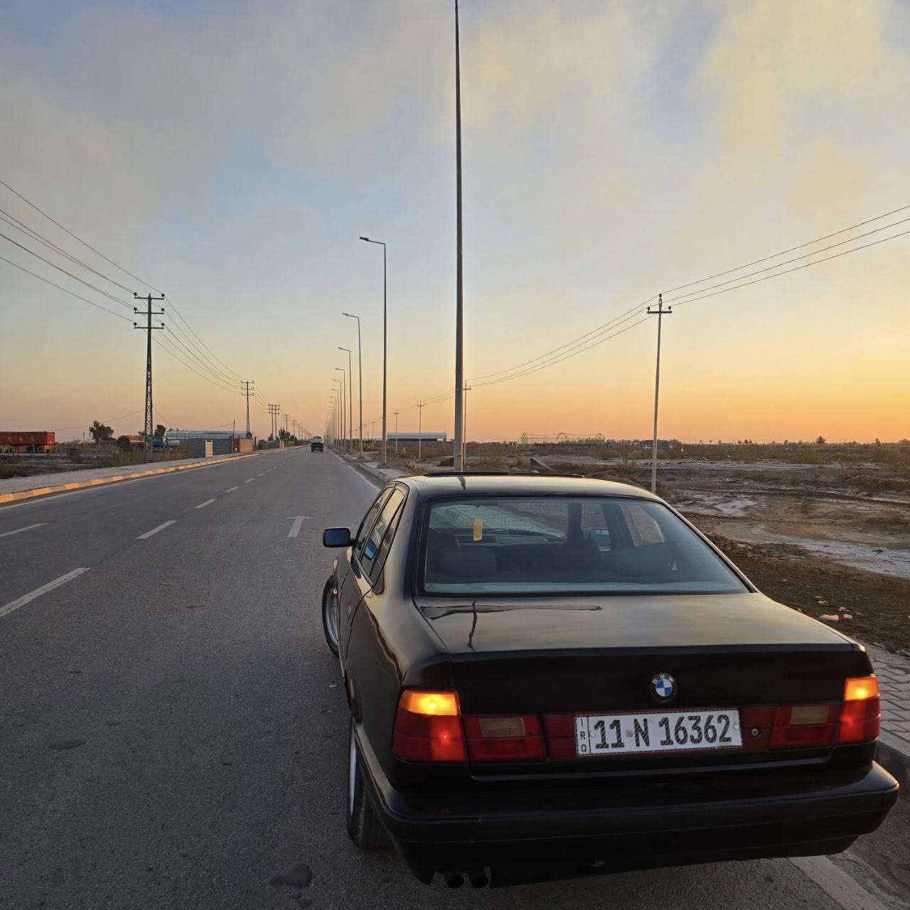 Bmw525i بلادي
وارد يابان✅️
 مسكر عدل المرغوب✅️
محرك وكير شرط،جدد توني شادهن✅️
كير اوتو ✅️
بجم عريض✅️
شرط تبريدثلج منضومه كله جديده توني شاده✅️
كهربائيات كله شغاله✅️
جام كهرباء اربعه✅️
رقم بغداد انكليزي الجديد✅️
 صدر جديد✅️
تخم تاير جديد✅️
ويل خليه✅️
سلايد "فتحه" ✅️
مصبوغه عام للجماليه بدون ضربه✅️
السياره لاخياس ولاجراد✅️
منضومه لايتات زنون ✅️
موديل1992 تحويل ثاني يوم 
السعر 60 وبيها مجال بسيط
***********
***********
