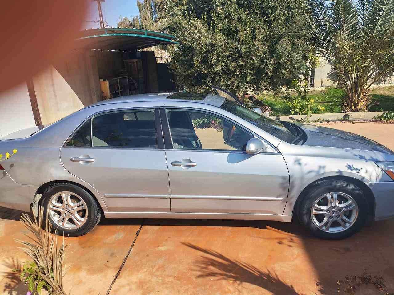 سلام عليكم
هوندا اكورد موديل 2007 خليجي للبيع
 التفاصيل ;
1. محرك 2400
2. فتحة سقف
3. تحكم ستيرن ( مثبت سرعة )
4. المسافة المقطوعة ( كم 332.000 )
5.  كير ومحرك بلادي و مكفول
6. تبريد ثلج وبلاد
 السعر 73 ورقة وبيها مجال 
للتواصل
***********
دمتم سالمين
