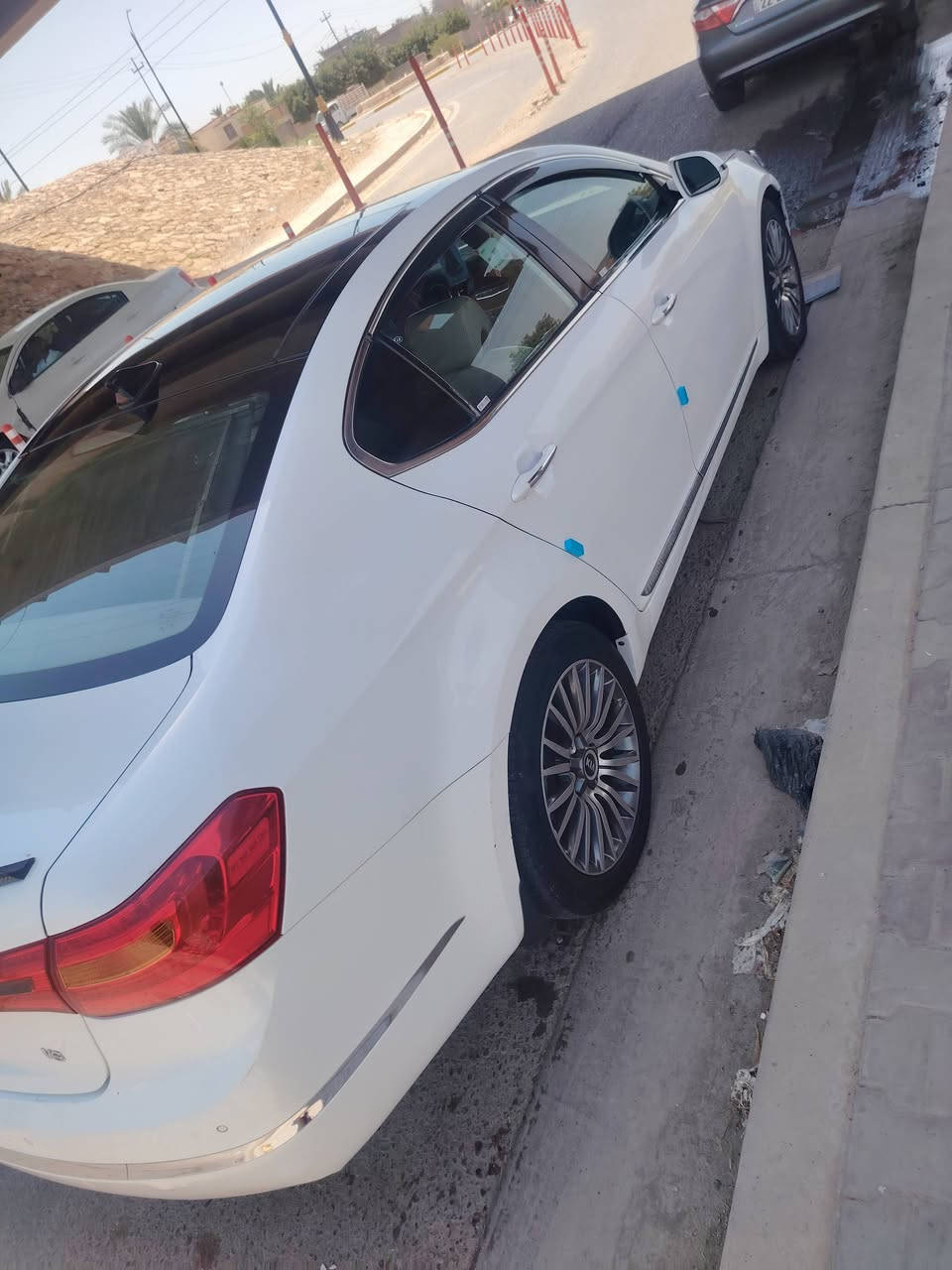 كيا كادنزا خليجي رقم صلاح الدين ألماني مشروع وطني الرقم الجديد انكليزي دولي موديل ٢٠١١ السياره فول مواصفات واحد علئ واحد مواصفات بصمه كشنات جلد كهرباء فتحه سقف برده خلفيه اصليه تحكم استيرن قطعتين تبريد كامره حساسات السيارة محرك ٦سلندر ٥راكب محرك ابلادي كير ابلادي صدر جديد تخم تايرات جديد السياره جاهزه من كلشي اي نقص مابيه بيه صبغ ٣ قطع بدون دواخل والباقي مكفول السعر ١٠٠ اوبيه مجال الاتصال ***********
