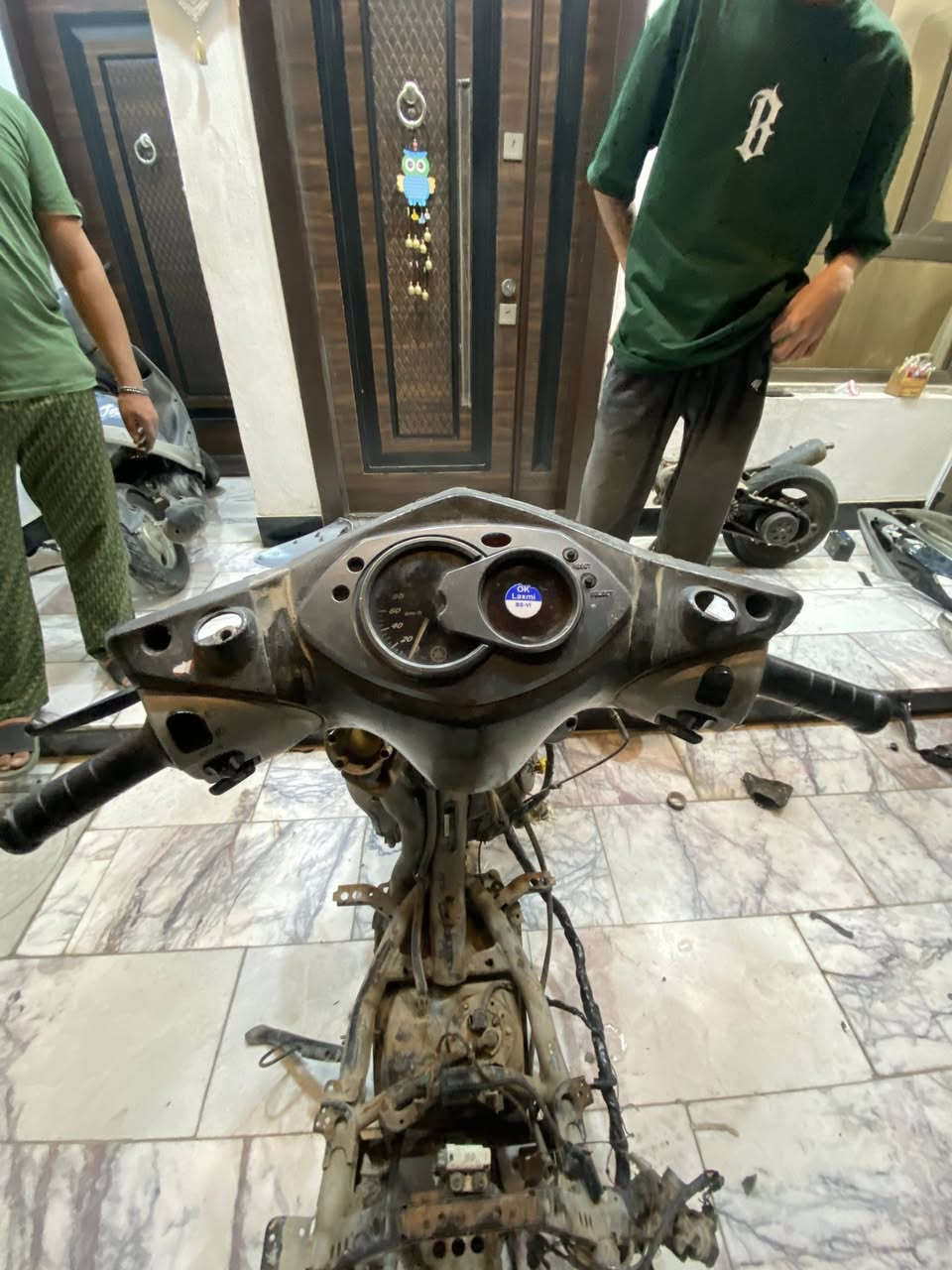 شاصي سكنس فحل ياباني كامل من جميع النواحي هوه ولضفيره ولعقل ولتانكي ولجويتر كلشي كامل ١٢٥ وبي مجال  العنوان جميله العقيله زينب***********
