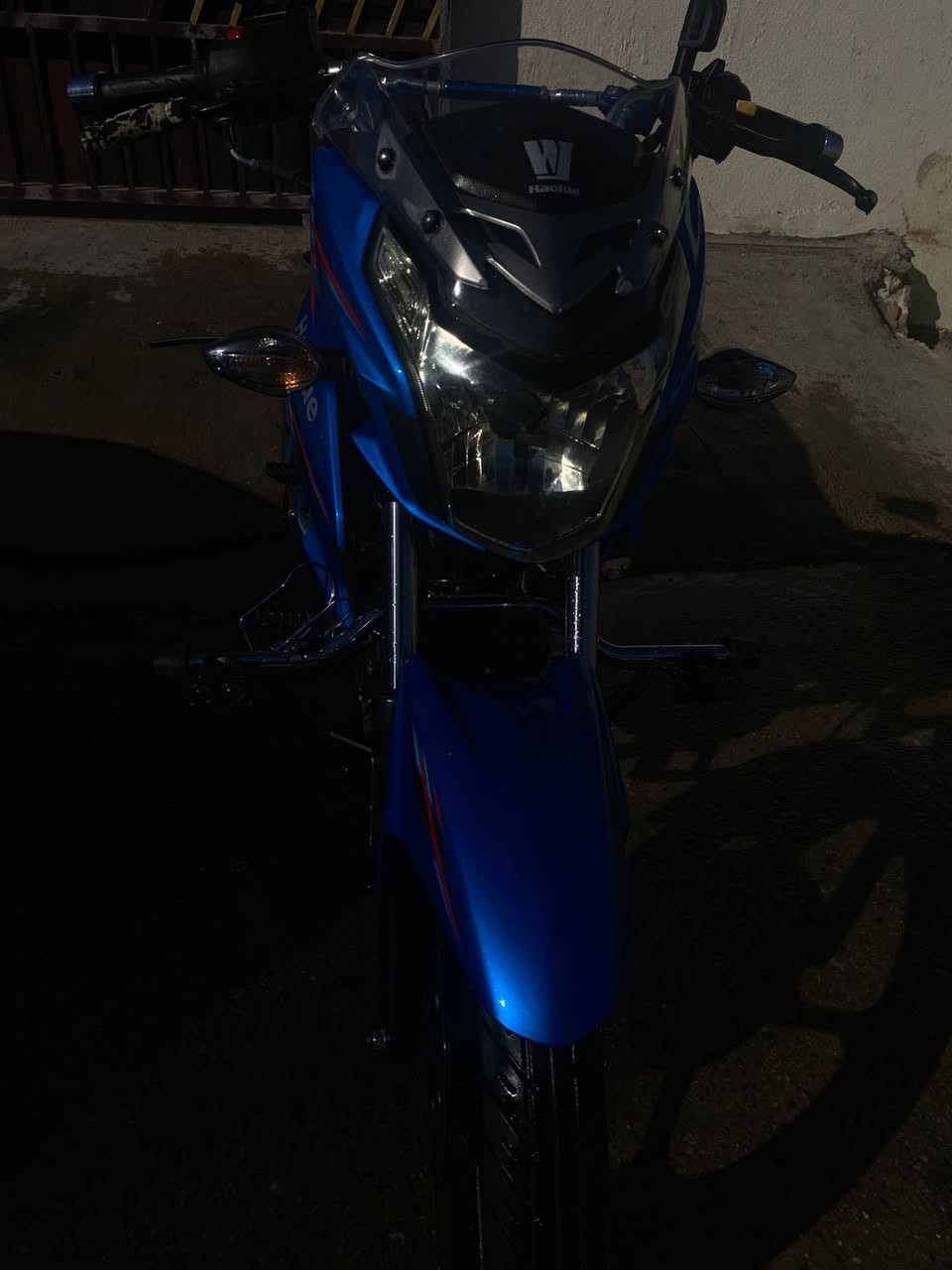 سلام عليكم مكلف بلنشر  للبيع دراجه هوجي DKموديل ٢٠٢١ دراجه حيل حلوه الدراجه مرقمه  رقم صاحب الدراجه ‭٠٧٨٣ ٣٤١ ٨٧٨٩‬
